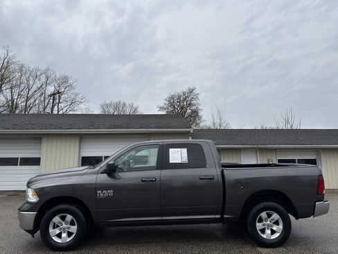 Used 2021 RAM 1500 Classic SLT AWD/4WD image 8