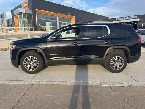 Used 2023 GMC Acadia SLT w/ Preferred Package image 2