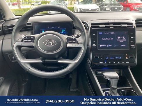 Used 2022 Hyundai Tucson SEL w/ Convenience + Premium Package FWD image 3