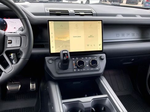 New 2026 Land Rover Defender 110 AWD/4WD image 8