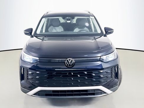Used 2026 Volkswagen Tiguan S FWD image 2