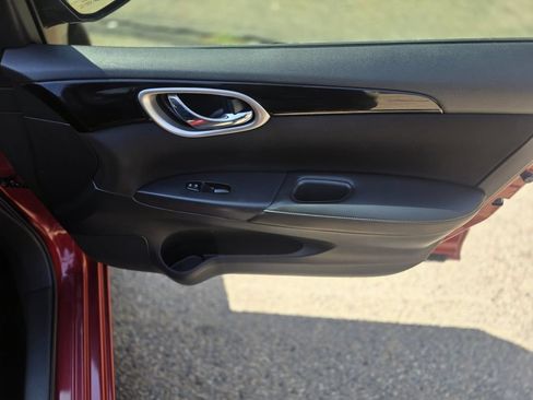 Used 2016 Nissan Sentra SV FWD image 18