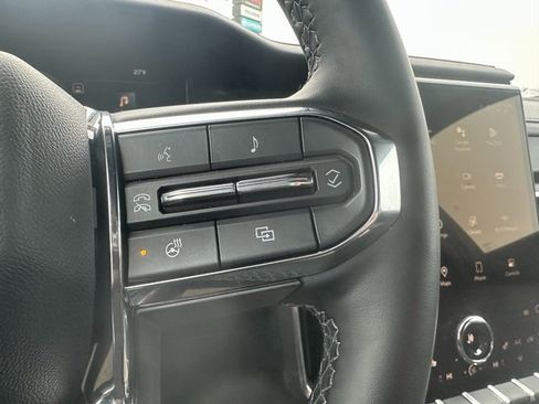 Used 2025 GMC Acadia Elevation image 37