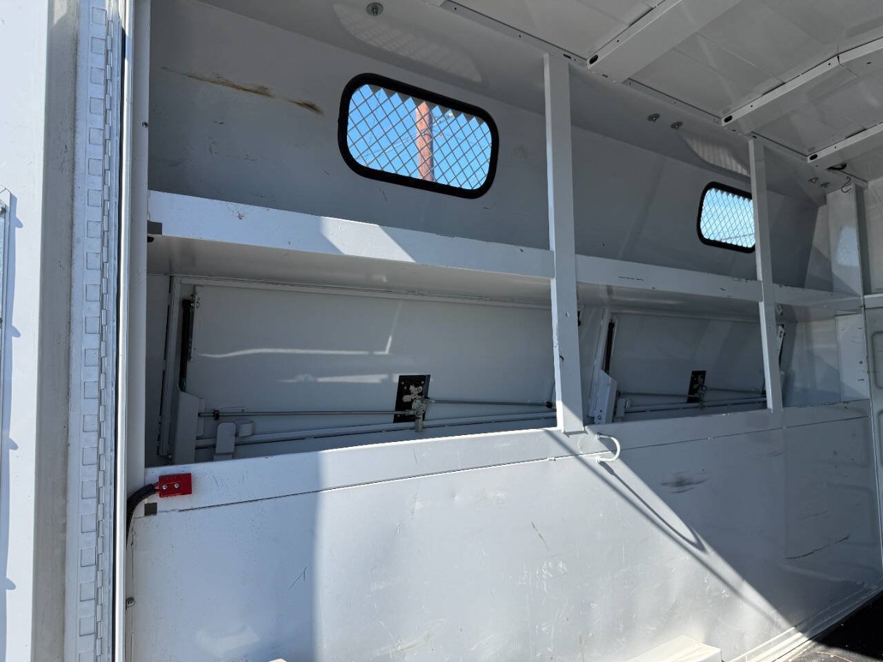 Used 2017 Ford E-350 and Econoline 350 Super Duty RWD image 11