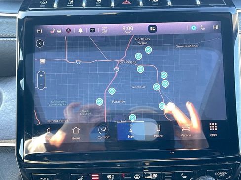 Used 2024 Jeep Grand Cherokee L Limited w/ Luxury Tech Group II image 16