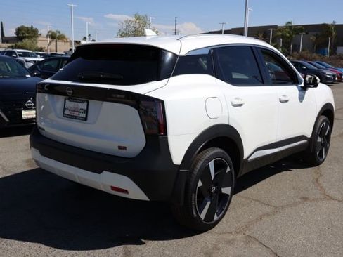 New 2025 Nissan Kicks SR image 4
