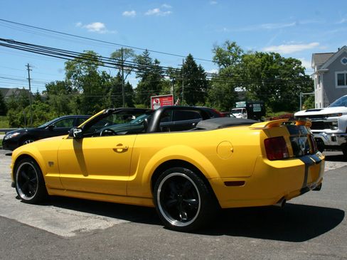 Used 2006 Ford Mustang GT Premium RWD image 3