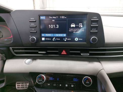 Used 2025 Hyundai Elantra Sport FWD image 19