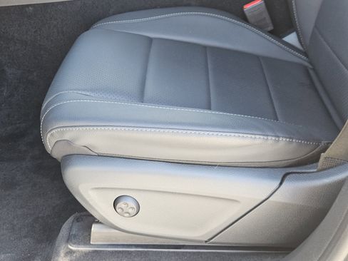 Used 2025 Mercedes-Benz GLE 450 4MATIC image 25