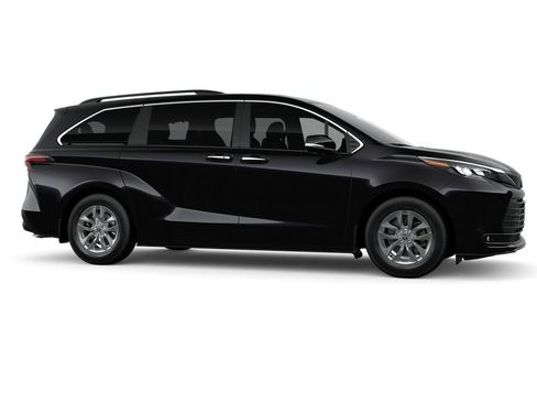 New 2026 Toyota Sienna XLE image 13