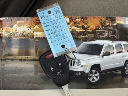 Used 2017 Jeep Patriot High Altitude AWD/4WD image 35