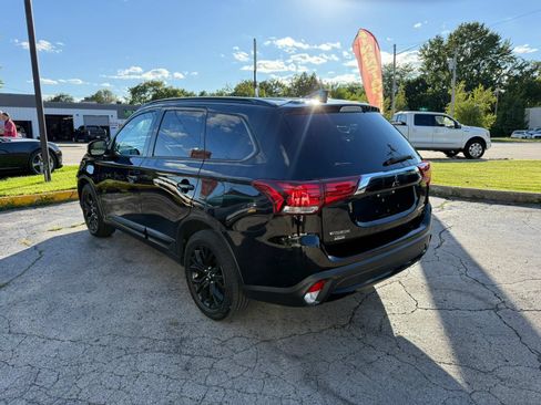 Used 2018 Mitsubishi Outlander LE AWD/4WD image 3