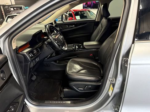 Used 2022 Lincoln Nautilus Reserve w/ Luxury Package image 26