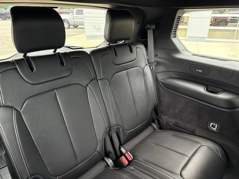 Used 2021 Jeep Grand Cherokee L Overland w/ Luxury Tech Group IV AWD/4WD image 46