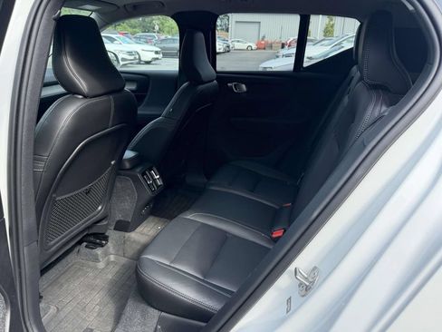 Used 2024 Volvo XC40 B5 Plus w/ Protection Package Premier AWD/4WD image 6