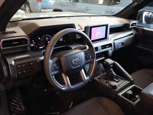 Used 2026 Toyota 4Runner SR5 AWD/4WD image 5