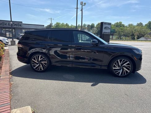 Used 2025 Lincoln Aviator Black Label w/ Jet Appearance Package image 11