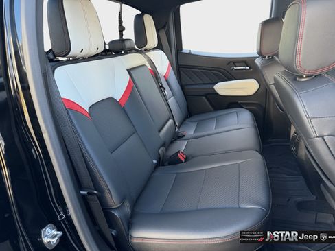 Used 2024 GMC Canyon AT4X AWD/4WD image 27