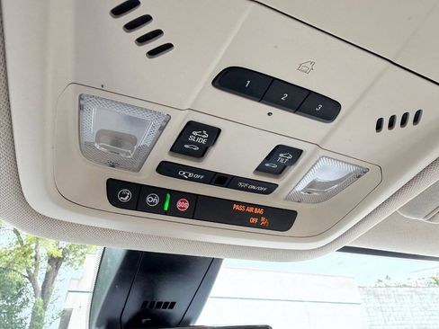 Used 2021 GMC Acadia Denali w/ Denali Ultimate Package AWD/4WD image 22