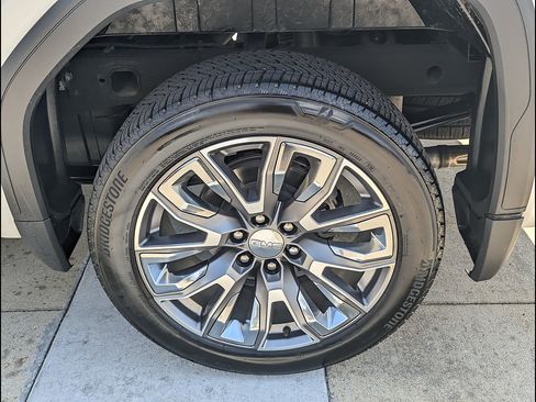 Used 2024 GMC Sierra 1500 Denali AWD/4WD image 18
