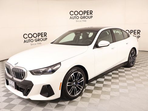 Used 2026 BMW 530i RWD image 11
