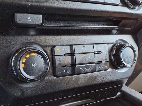 Used 2015 Ford F150 XLT w/ Equipment Group 302A Luxury image 7