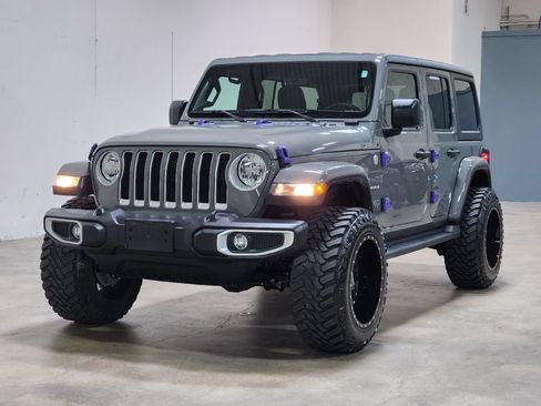 Used 2021 Jeep Wrangler Unlimited Sahara AWD/4WD image 4