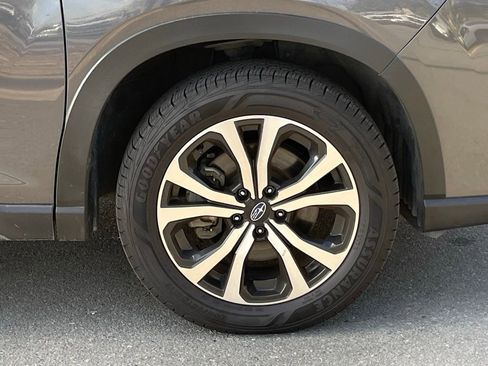 Used 2024 Subaru Forester Limited image 32