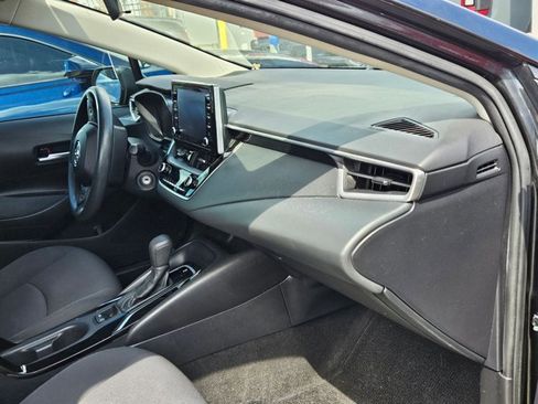 Used 2021 Toyota Corolla LE image 18