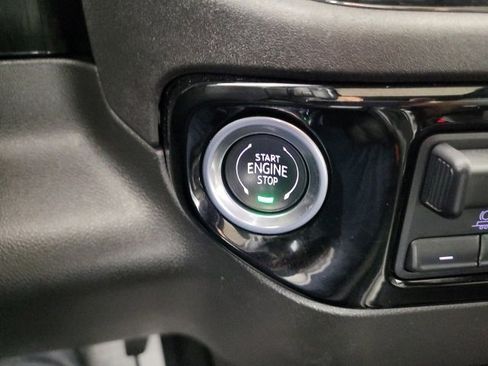 Used 2024 Chevrolet Silverado 1500 ZR2 w/ Technology Package image 28