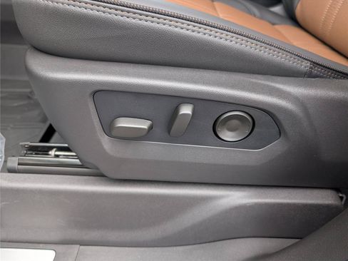 New 2026 Chevrolet Silverado 1500 High Country AWD/4WD image 14
