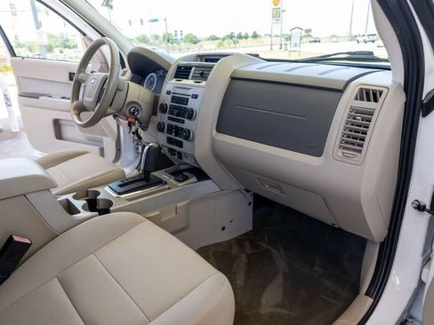 Used 2011 Ford Escape 2WD Hybrid image 14