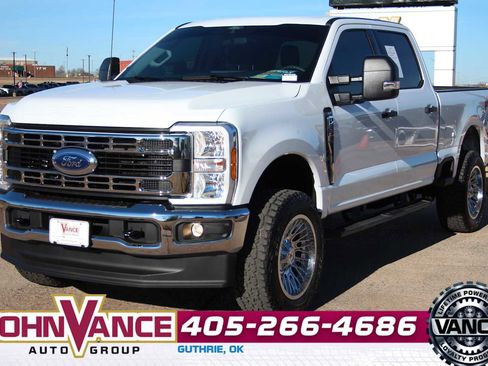 Used 2024 Ford F250 XLT w/ FX4 Off-Road Package image 3