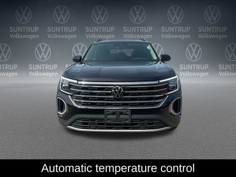 Used 2025 Volkswagen Atlas SE w/ Panoramic Sunroof Package FWD image 11