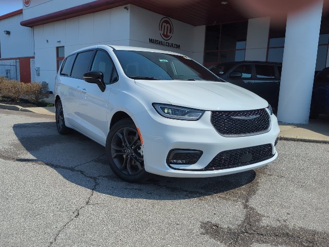 New 2026 Chrysler Pacifica Select FWD image 2