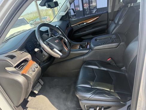 Used 2017 Cadillac Escalade Luxury image 20