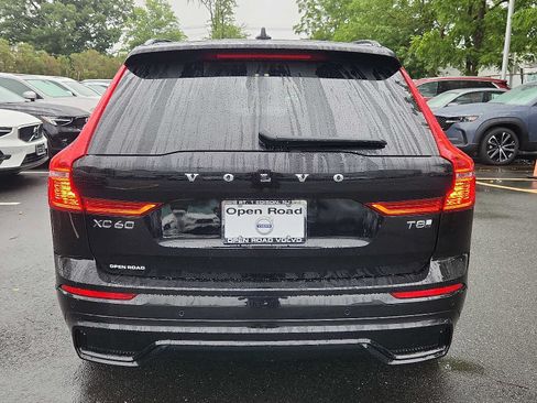 Certified 2025 Volvo XC60 T8 Plus w/ Climate Package AWD/4WD image 5