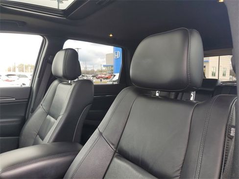 Used 2022 Jeep Grand Cherokee Limited image 13