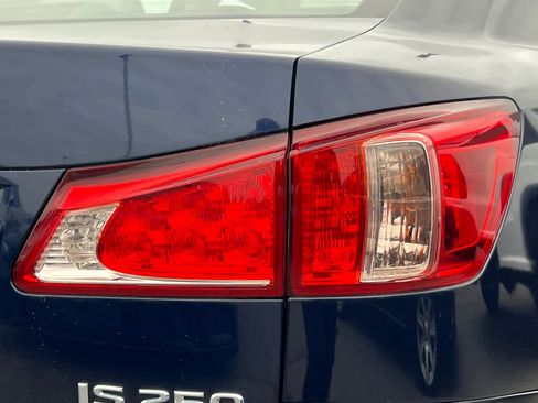 Used 2011 Lexus IS 250 w/ Premium Pkg Value Edition RWD image 18