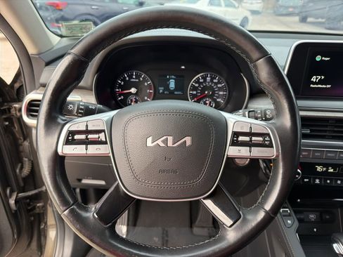 Used 2022 Kia Telluride EX w/ EX Premium Package image 17