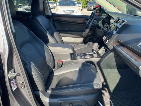 Used 2019 Subaru Outback 2.5i Limited AWD/4WD image 6