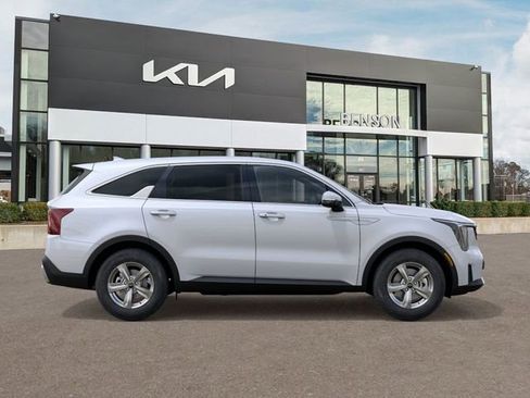 New 2026 Kia Sorento LX FWD image 8
