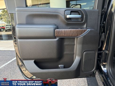 Used 2021 GMC Sierra 2500 Denali w/ Denali Black Diamond Edition image 20