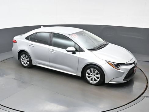 Used 2025 Toyota Corolla LE FWD image 32