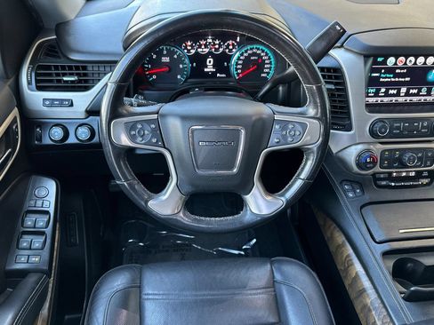 Used 2018 GMC Yukon Denali w/ Denali Ultimate Package AWD/4WD image 15