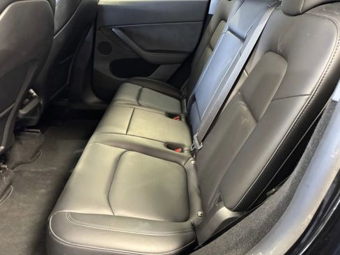 Used 2023 Tesla Model Y 2WD image 11