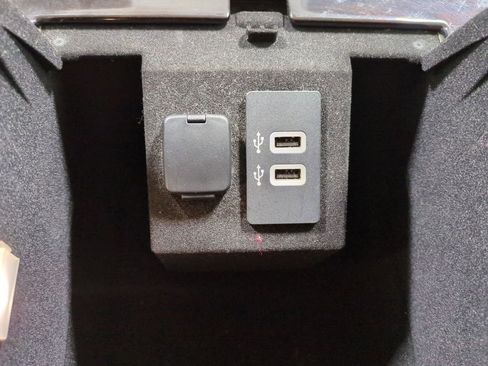 Used 2017 Lincoln Navigator Reserve image 38