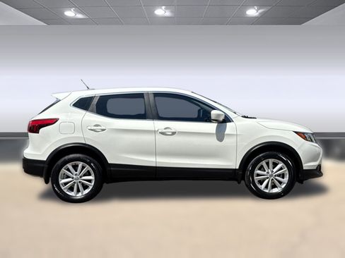 Used 2018 Nissan Rogue Sport S w/ S Appearance Package AWD/4WD image 7