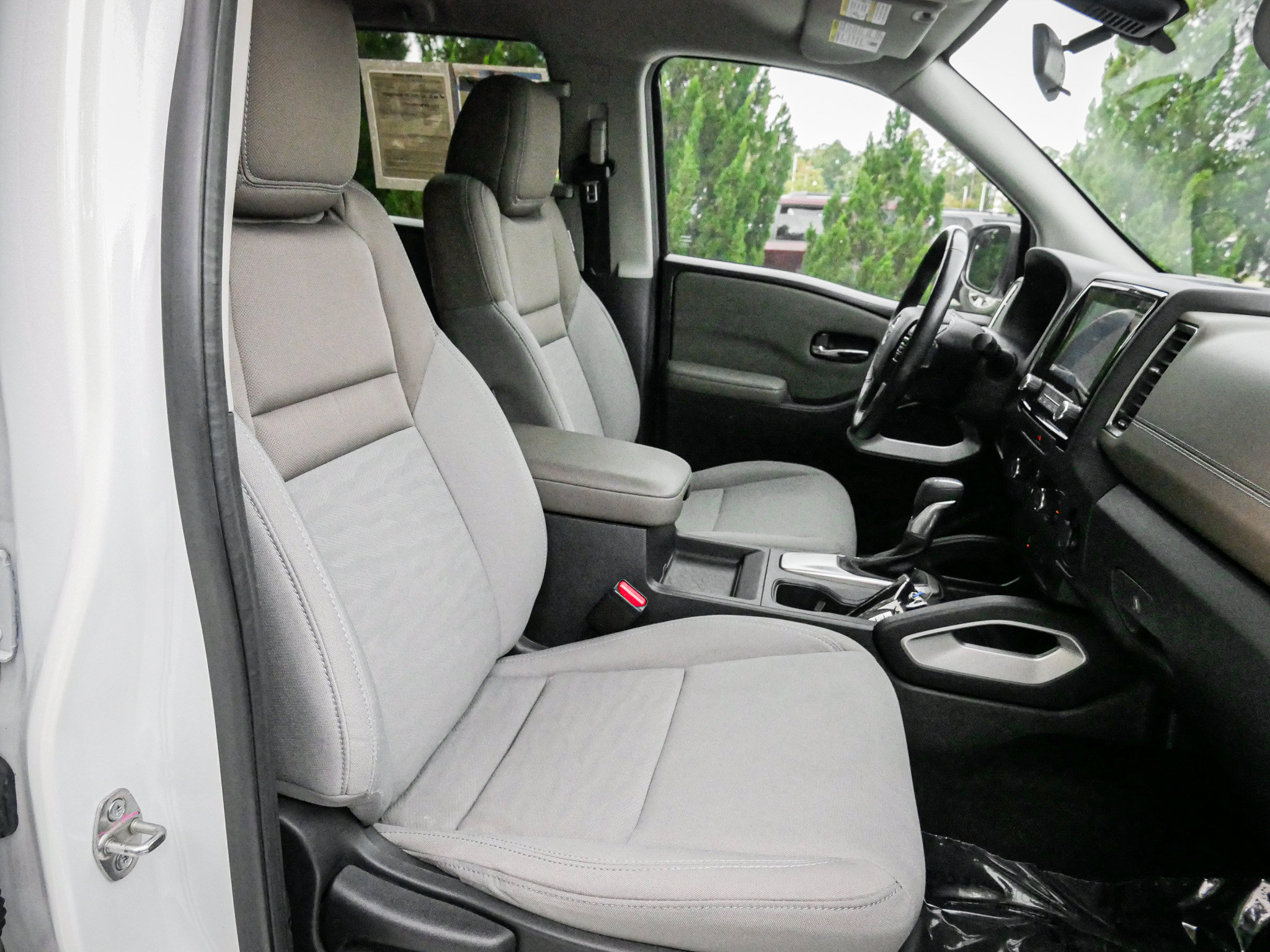 Used 2022 Nissan Frontier SV w/ Technology Package RWD image 31