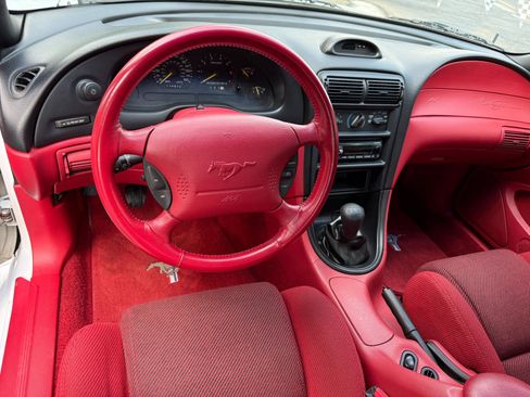 Used 1994 Ford Mustang GT RWD image 15